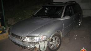 Лидчанин поехал купаться на Свитязь, а там его машину угнали прямо с парковки: авто нашли в Минске