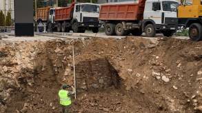 «Не подвалы, а фрагменты»: археолог о находках при строительстве нового дома Семашко в центре Гродно