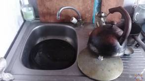 Оставленный на включенной плите завтрак едва не сжег многоэтажку в Слониме: погорельца спасли работники МЧС