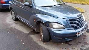 В Гродно кто-то посреди ночи разбил припаркованную машину. Теперь виновника ДТП разыскивает ГАИ