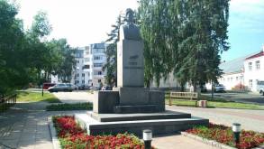 Ровно 93 года назад в Гродно открыли самый старый памятник города. Это памятник Элизе Ожешко