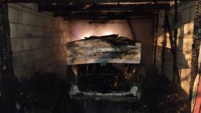 За выходные в Гродненской области сгорели три легковушки: один человек пострадал при попытке спасти свое имущество