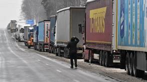 Выжить в очереди: дальнобойщики о катастрофе на белорусско-польской границе