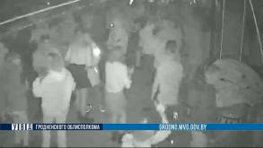 Смотрите, как завязываются драки на дискотеках в райцентрах: видео драки в Мостах, которая переросла в уголовку