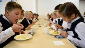 Правительство Беларуси меняет правила питания детей в школах