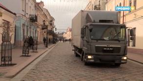 ГАИ усиливает контроль за движением автомобилей по пешеходной улице Советской в Гродно
