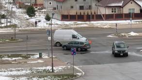Авто увезли на эвакуаторе: на Ольшанке в Гродно пенсионер «подставился» под мчащуюся на зеленый машину