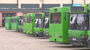 «Хочешь заработать немножко, то нужно поработать»: в автобусный парк Гродно нужны водители с перспективой получать 3 000 рублей в месяц