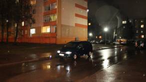 В Волковыске двое нетрезвых парней напали на водителя и попытались угнать его машину
