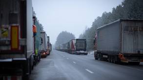 Литва на границе с Беларусью разворачивает фуры, у которых нет разрешения на проезд через страну