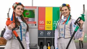 Почему в Беларуси начало дешеветь топливо на заправках?