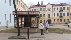 В Гродно снова снимают кино — улицу Замковую превратили в немецкий город 1980-х