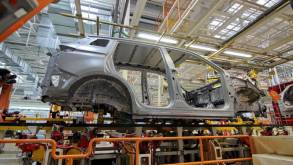 На фоне упавших продаж новых машин директор «БЕЛДЖИ» заявил, что завод будет производить авто под собственным брендом