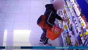 В Гродно задержали серийного похитителя сыра. Его «взяли», когда он вынес из магазина очередные 26 упаковок сыра
