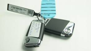 Частный мастер из Гродно и дилер Volkswagen рассказали, сколько стоит привязать ключ к авто