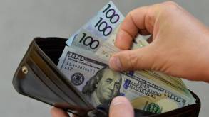 Доллар почти достиг 3 рублей на торгах в среду, но в обменниках Гродно он уже перешагнул этот рубеж