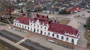 Фестиваль красок, пенное шоу, интерактивные площадки - в Поречье 6 августа отметят праздник старейшего вокзала Беларуси