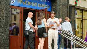 В Беларуси абитуриенты смогут одновременно подавать документы в разные вузы