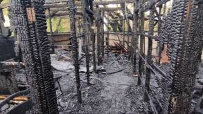 Гродненские спасатели показали, что осталось после пожара на известной среди гродненцев агроусадьбе