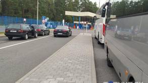 «Не нравится – не ездите»: как долго автобусы из Гродно проходят границу с Литвой по пути в Польшу