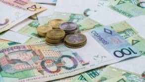 Выросла примерно на 10 долларов: названа средняя зарплата в Беларуси за август