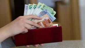 В Беларуси посчитали, сколько человек зарабатывают более 10 тысяч рублей. Есть данные и по Гродно