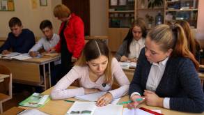Белстат: зарплата учителей составляет более 1500 рублей