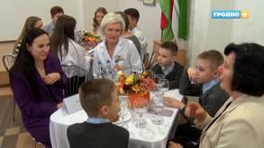 Девять семей с тройняшками поздравили в Гродно