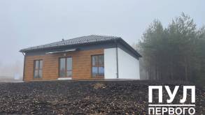 100 «квадратов» на всех коммуникациях за $78 тыс.: Лукашенко показали дома, которые будут продавать белорусам