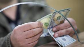 Прогноз по валютам в Беларуси: курс доллара в России пытаются удержать всеми способами. Получится?