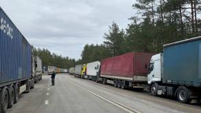 Более 2,2 тысяч легковушек и фур стоит на границе Беларуси со странами ЕС