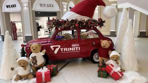 Изысканная елка, комната Деда Мороза, паровозик счастья и тринитимобиль: что в гродненском ТРК TRINITI приготовили к Новому году