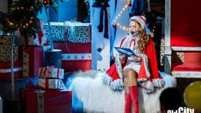 Рождественские сказки, скрипка и выступление кавер-бенда: в гродненском ТЦ OldCity стартует серия новогодних вечеров