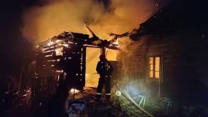 Под Волковыском односельчанин спас соседа из страшного пожара. Видео