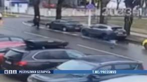Дерзкий грабеж: у жителя Гродненской области прямо в банке вырвали 17 тыс. евро, которые он собирался потратить на покупку машины