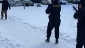 «Пожалуйста, убей меня»: на Ольшанке в Гродно мужчина с ножом бросался на милиционеров