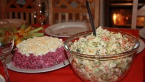 В Беларуси появилась новая услуга: добровольцы доедят ваши новогодние салаты