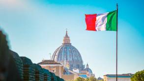 В 2024 году чуть больше белорусов смогут получить визы в Европу: итальянское посольство обещает помочь