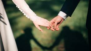 «Единственным супружеским союзом является союз мужчины и женщины»: католическое верховенство Беларуси приняло решение по декларации Ватикана, разрешающей благословлять однополые браки