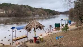 Февральский паводок в Гродно затопил популярный у горожан пляж. Видео