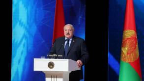 Лукашенко: нельзя создавать в СМИ «параллельные миры» всеобщего благоденствия и замалчивать проблемы