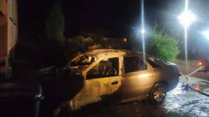Хозяин разбил окно и начал тушить водой из шланга: ночью в Гродно в гараже частного дома загорелась машина
