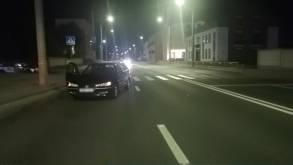 В полночь в центре Гродно молодой водитель снес пешехода на переходе