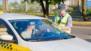 «Чего это вы на колёса смотрите?» Как Транспортная инспекция выявляет таксистов-нелегалов в Гродно
