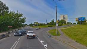 «Исключение из правила». Почему на перекрестке улиц Тавлая-Терешковой в Гродно сделали направление главной дороги до сих пор «нестандартное»?