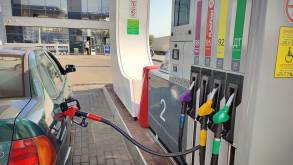 Индекс бензина: сколько топлива можно купить на среднюю зарплату в Европе и Беларуси