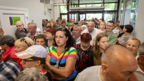 Огромная толпа на входе: смотрите, как открывали новый магазин на Ольшанке в Гродно