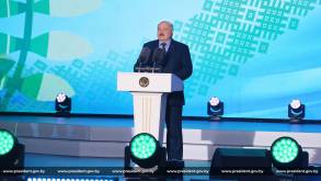 Лукашенко предложил россиянам и украинцам за гроши покупать участки в селах