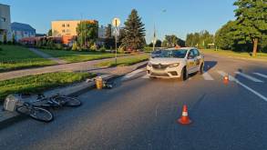 Пенсионер от удара подлетел в воздух на два метра: на видео попал наезд на велосипедиста на пустой дороге в Новогрудке