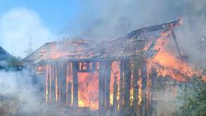 Дом, машины и хозпостройка: в Гродненской области за сутки зафиксировано пять пожаров